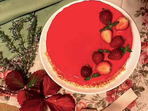 真っ赤なミラーケーキ